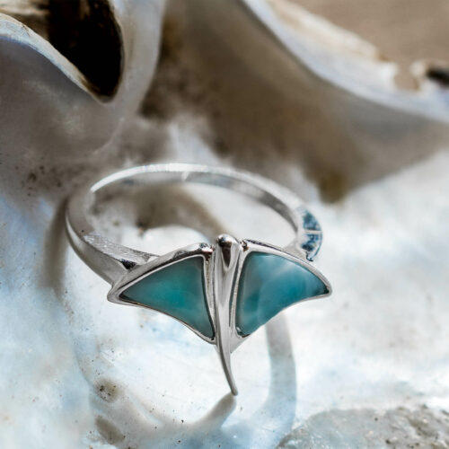 Stingray ring made of 925 sterling Silver for beach lifestyle and reef conservation activists who wish to support marine conservation and community empowerment in costa rica
