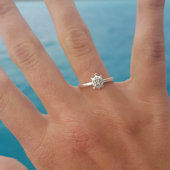 Perfect gift idea for beach lovers! Shop for conservation by purchasing this 925 sterling silver ring that resemble a sea turtle hatchling neonate to help protect ocean ecosystems and save endangered species from Central America and Costa Rica